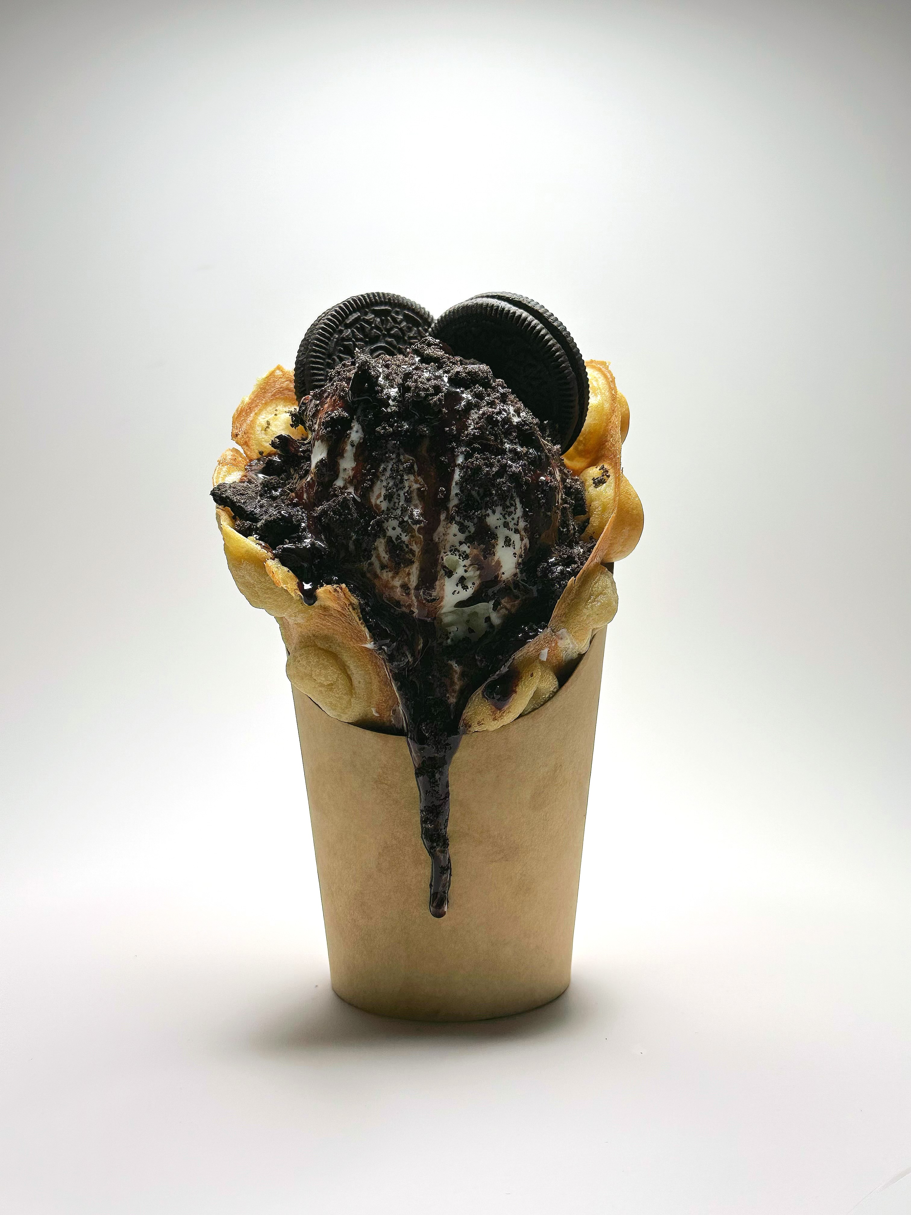 Mr. Oreo Bubble Waffle